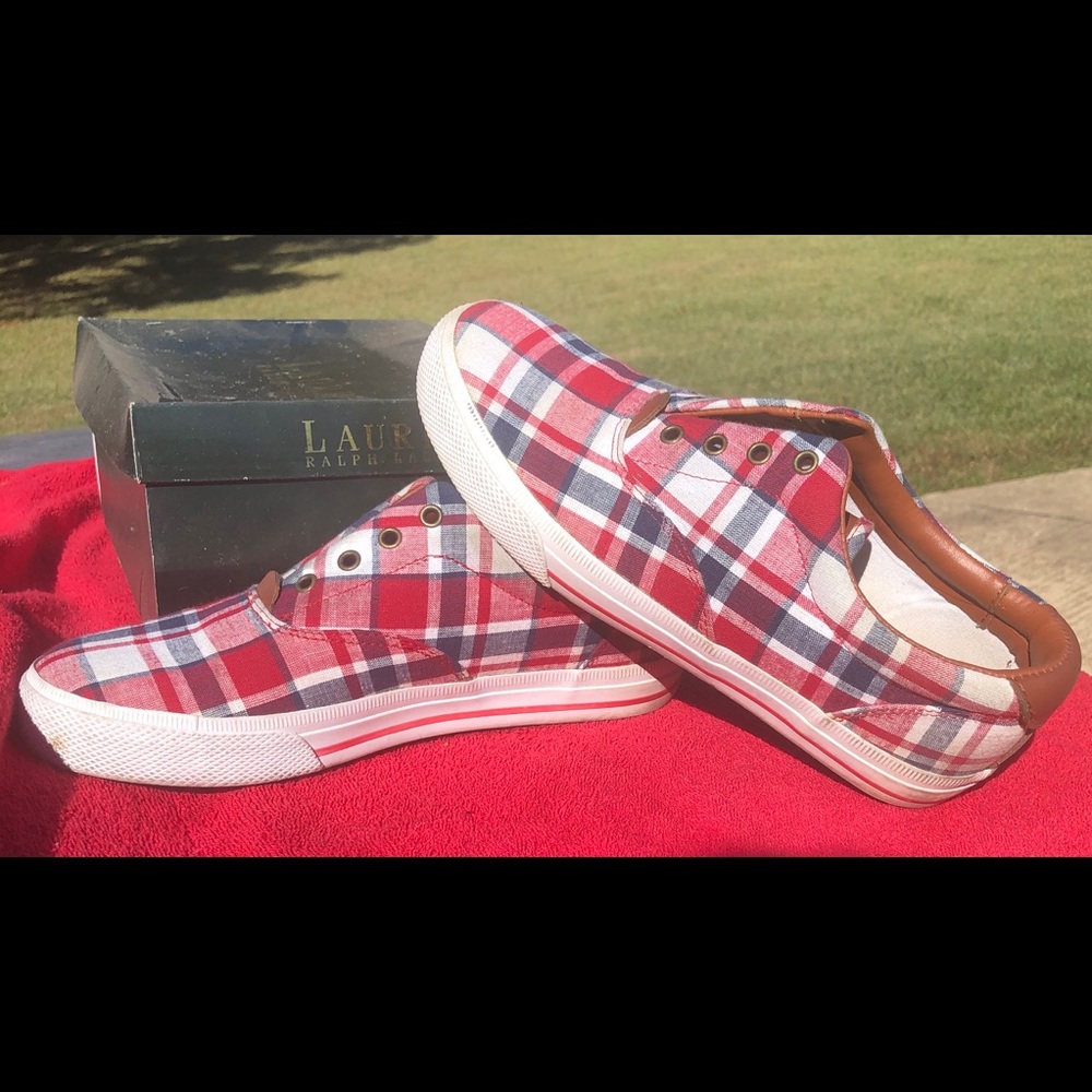 Lace up loafer tennis shoe